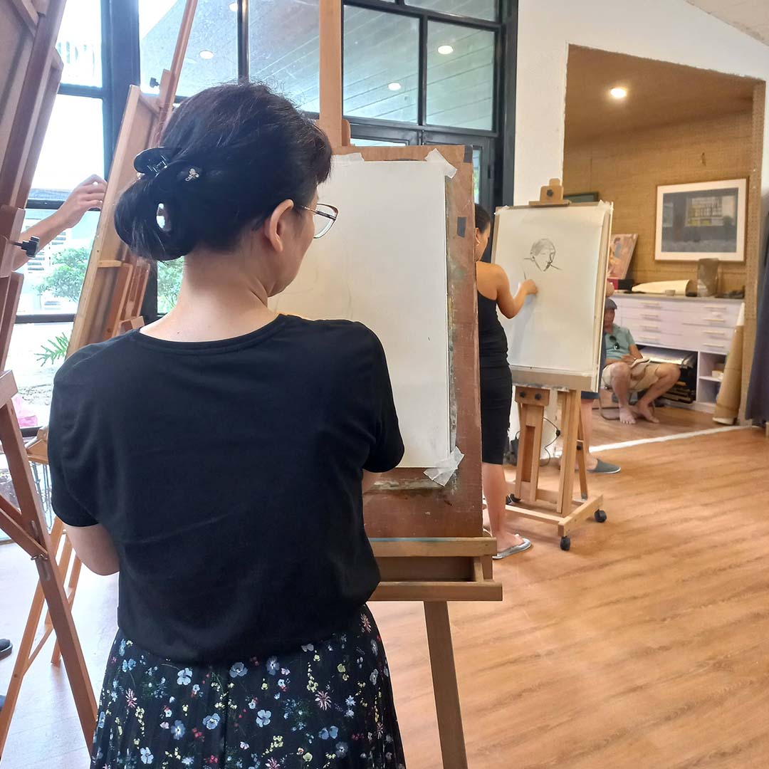 Ms. Hà